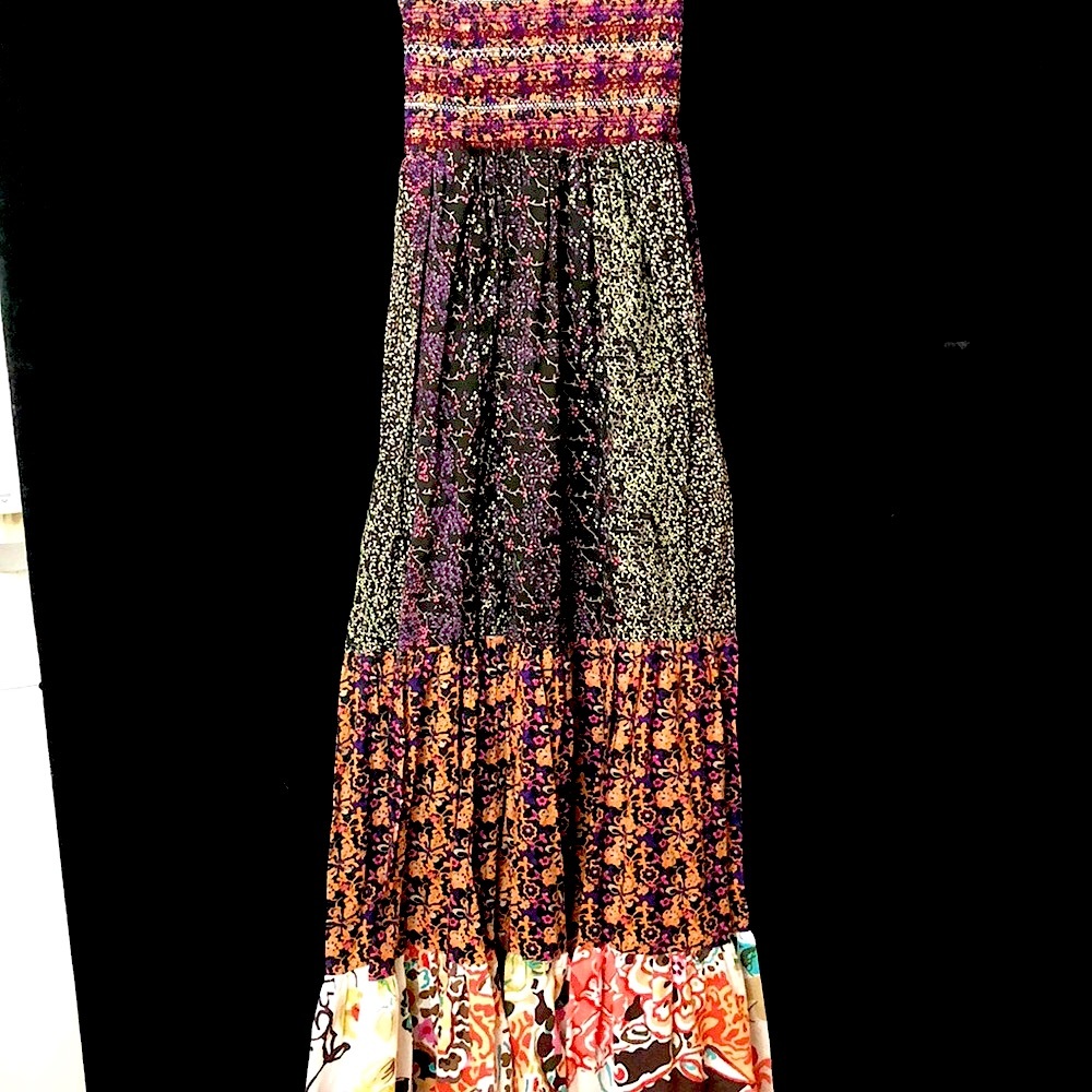 Strapless zinc flower dress